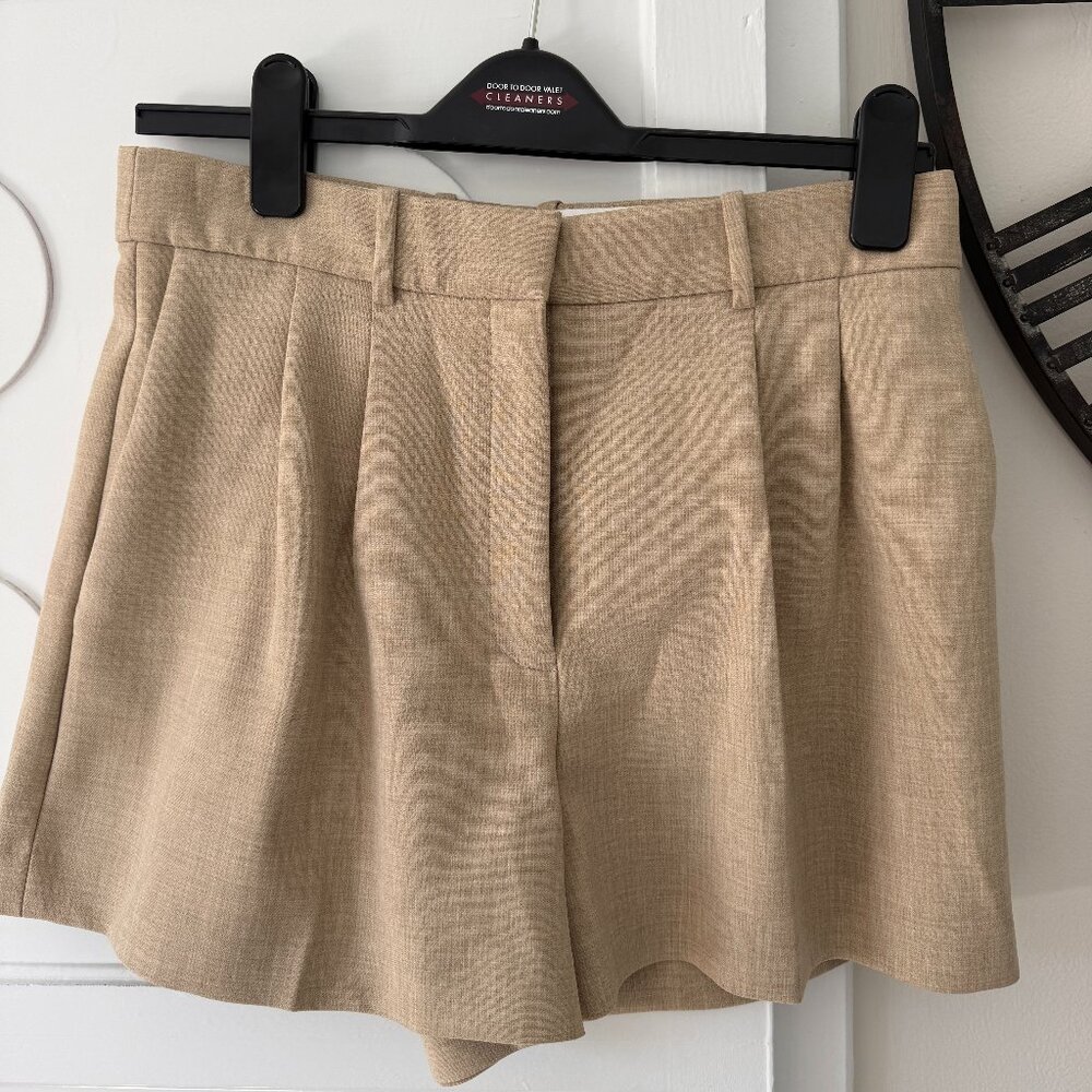 Aritzia (Babaton) Pleated Short